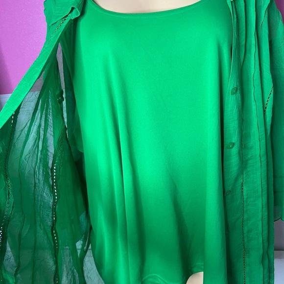 Green Women's Top - Picture 3 of 11